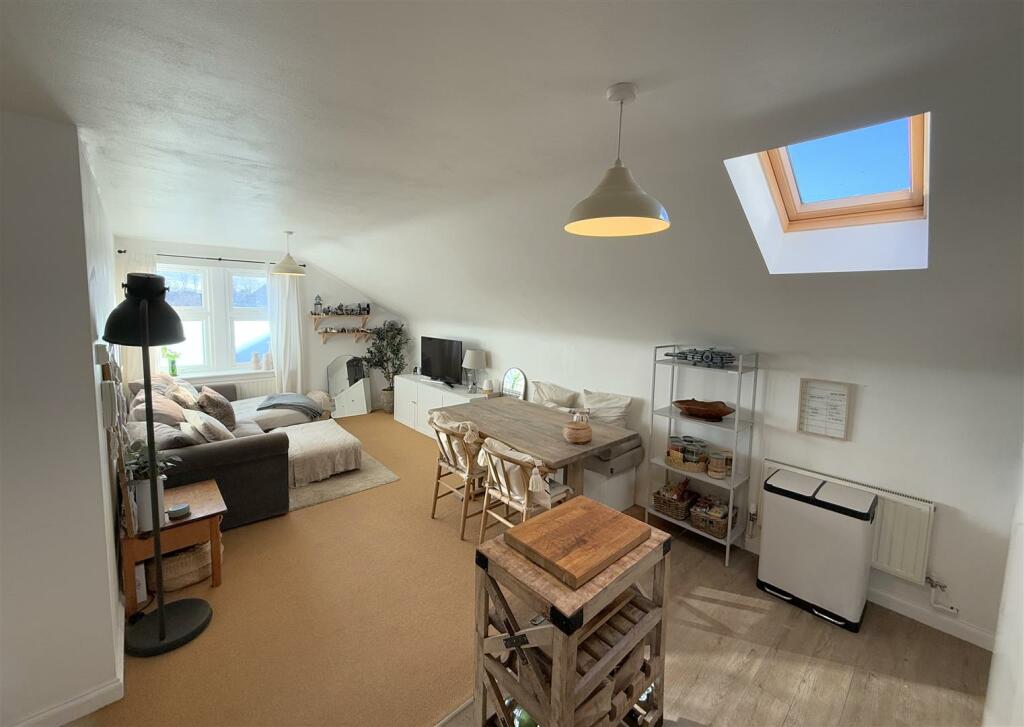 Kitchen Living A.JPG