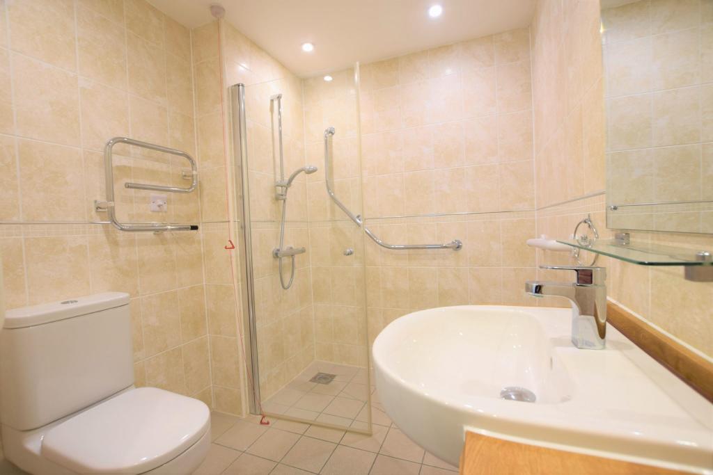 SHOWER ROOM