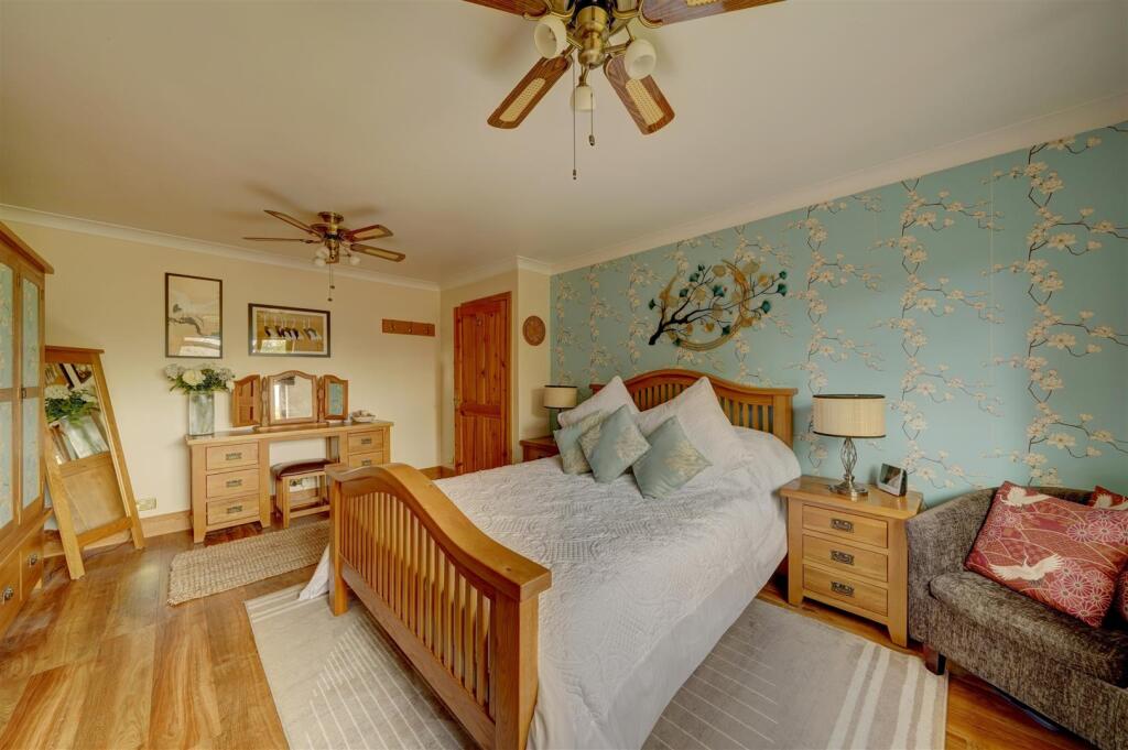 8 Lambert Rd (31).jpg