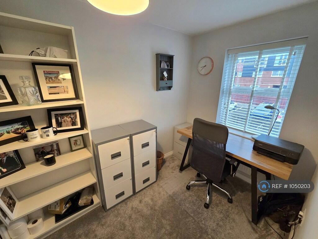 Bedroom 4 / Study