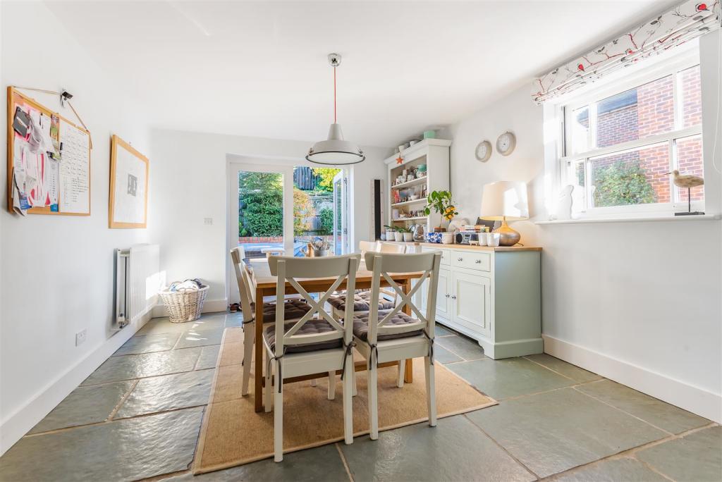 Dining room main.jpg