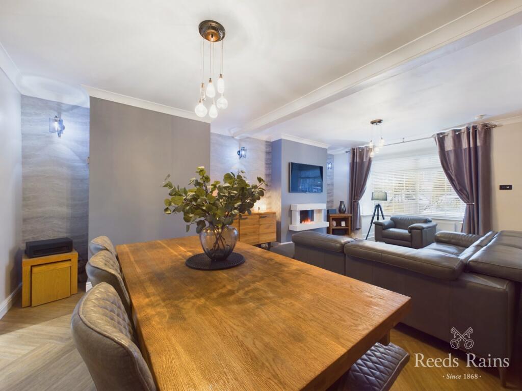 Sitting/Dining Room