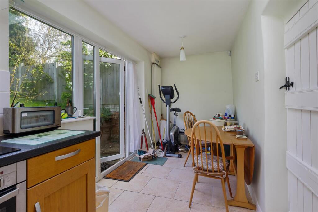 Breakfast Kitchen 2.jpg