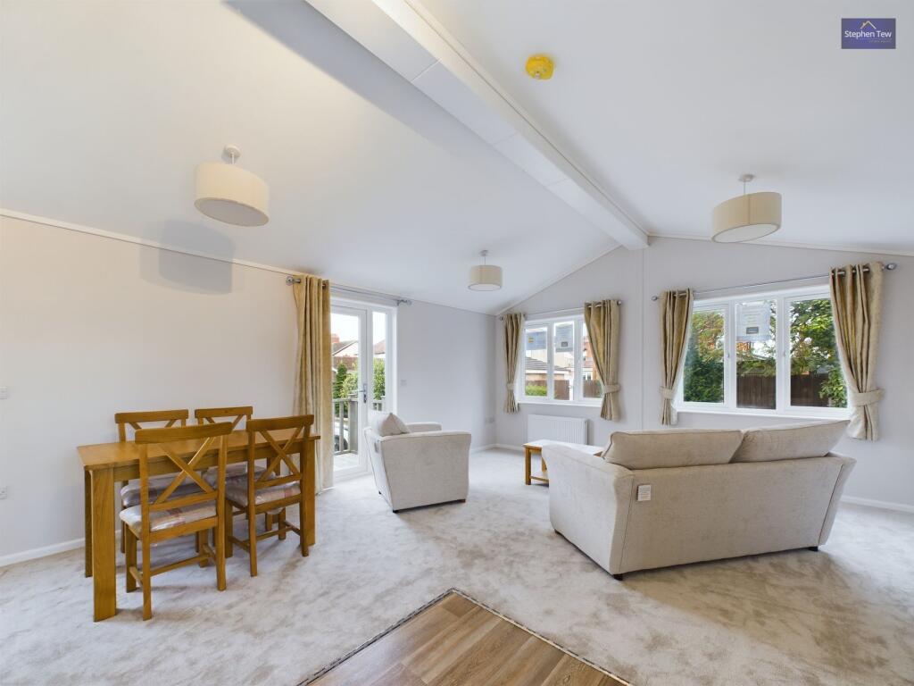 Lounge/Diner/Kitchen