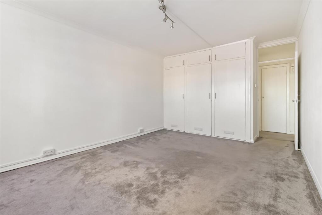 Chatsmore Court, 5_014.JPG