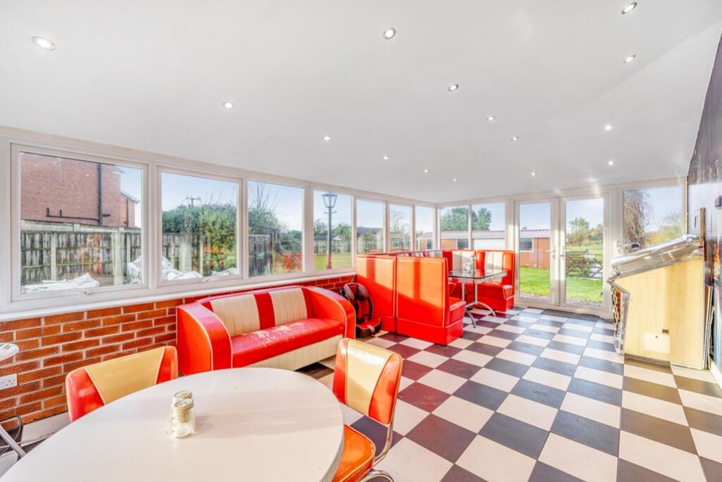 Green Hedges (Stickney)-23