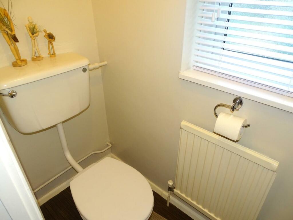 SEPARATE WC