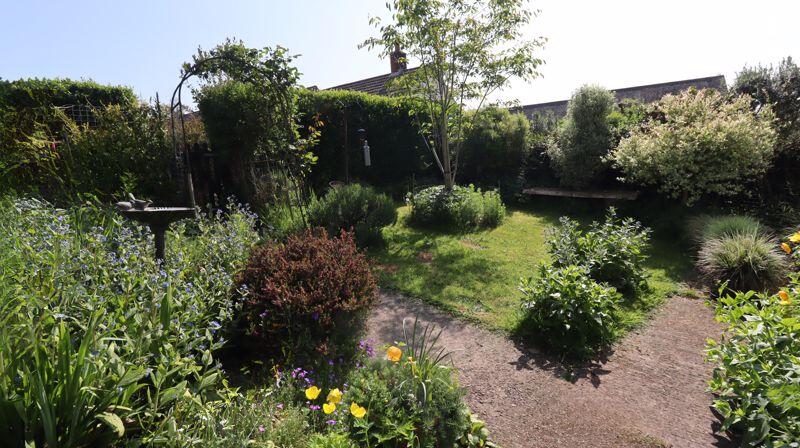 FRONT GARDEN