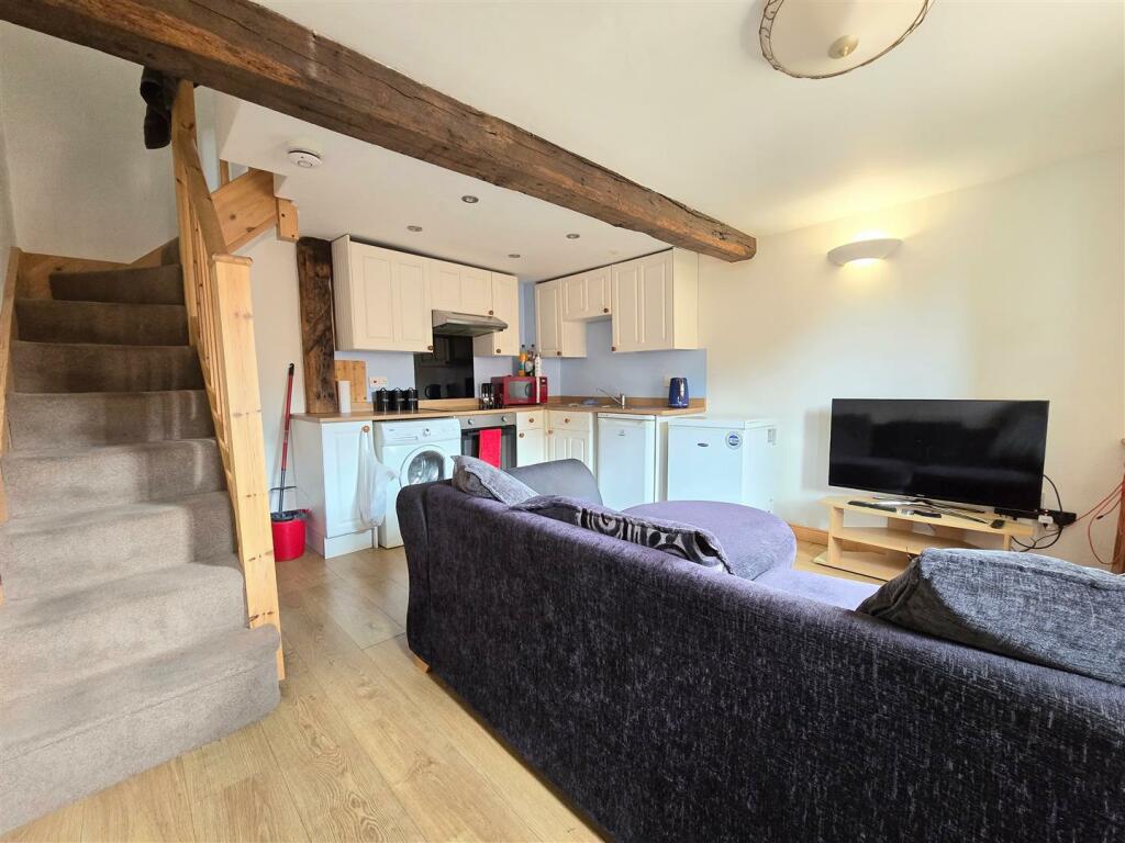 19 Market Street, Ashby