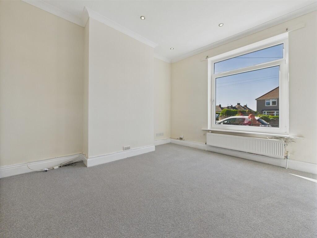 CAM04273G0-PR0126...