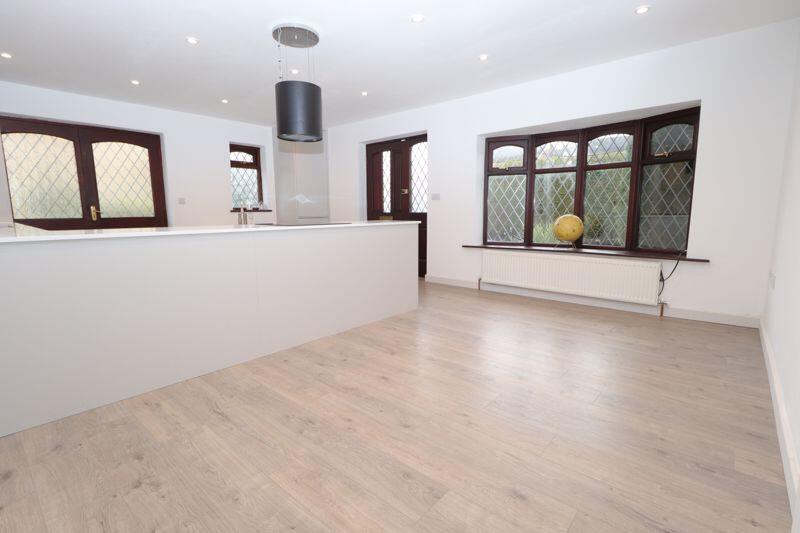 Open Plan Kitchen &amp; Lounge Area 