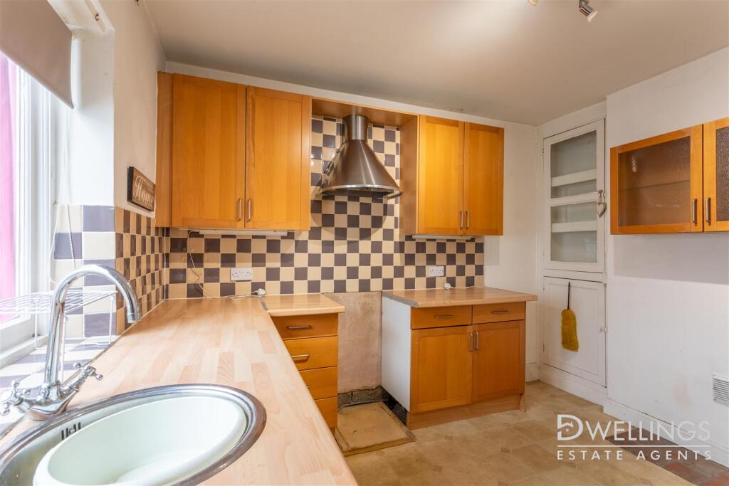 DWELEST - 28 Union Road, DE110QF-0009.jpg