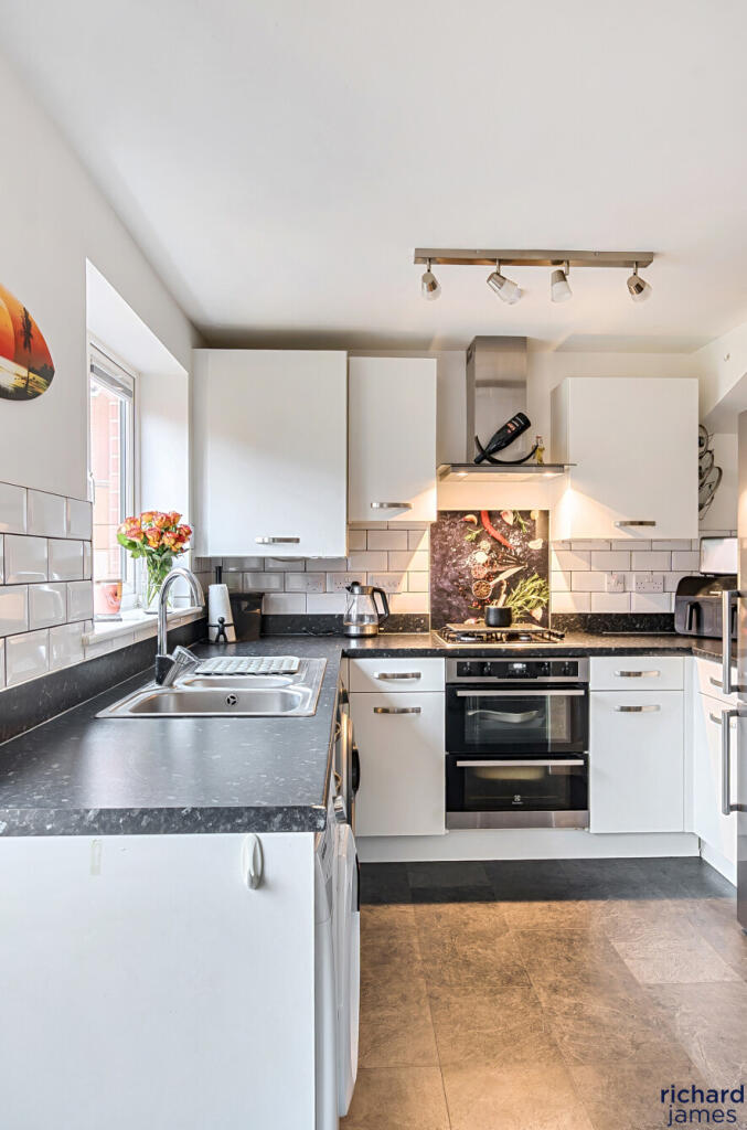 98d49ee0104b4b55a6bf36625c92bd3a