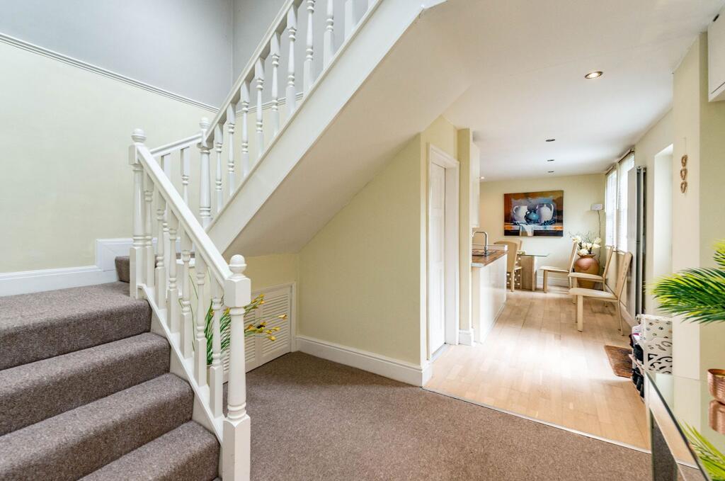 WC HALLWAY AND LANDING