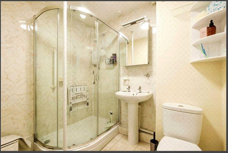 Flat 31 The Manor House, Coronation Road, Totnes, Devon, TQ9 5DF