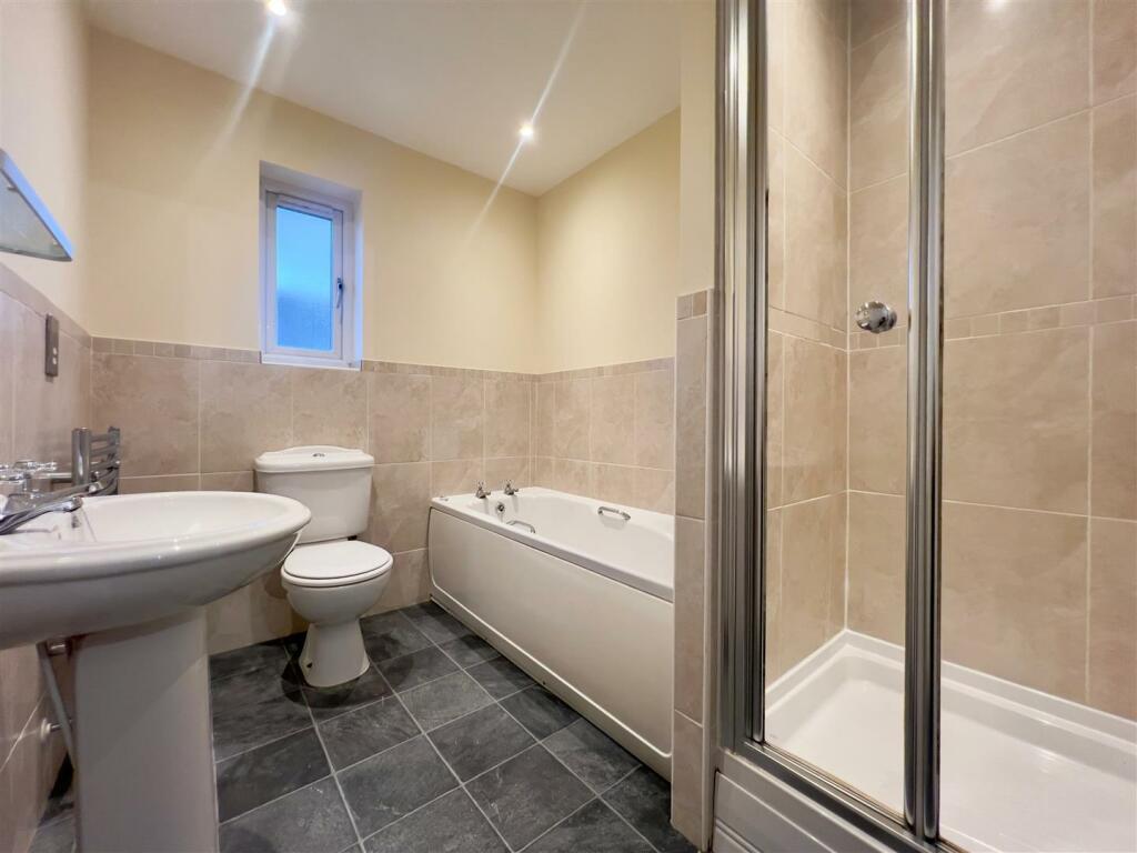 bathroom (1).jpg