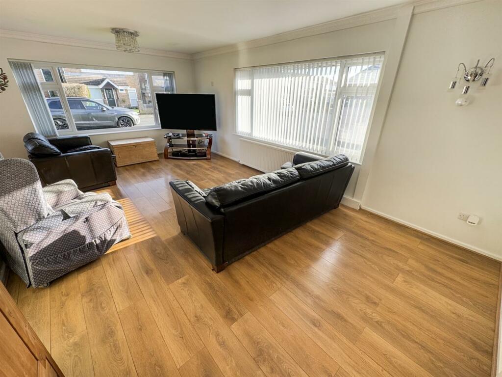 thumbnail_image1 (11).jpg