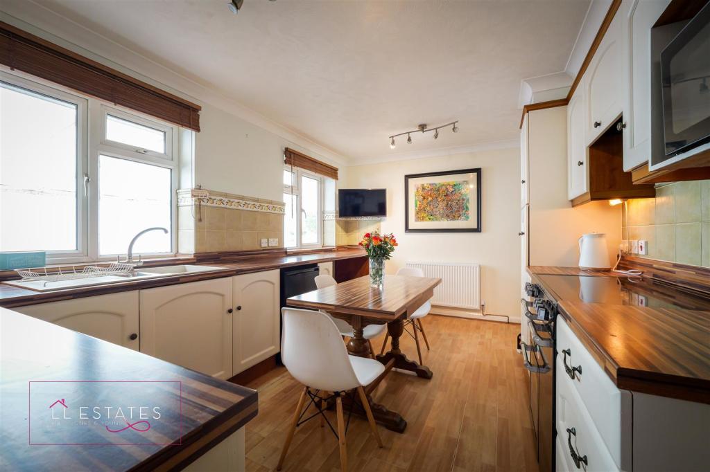 kitchen 48.jpg