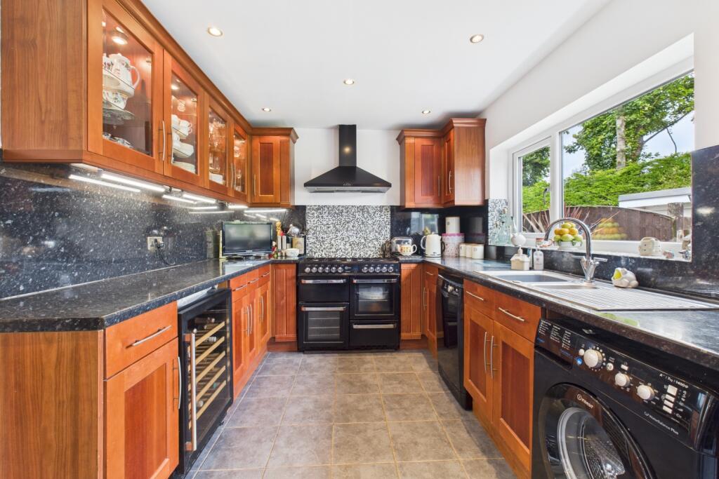 CAM03162G0-PR0301-STILL023