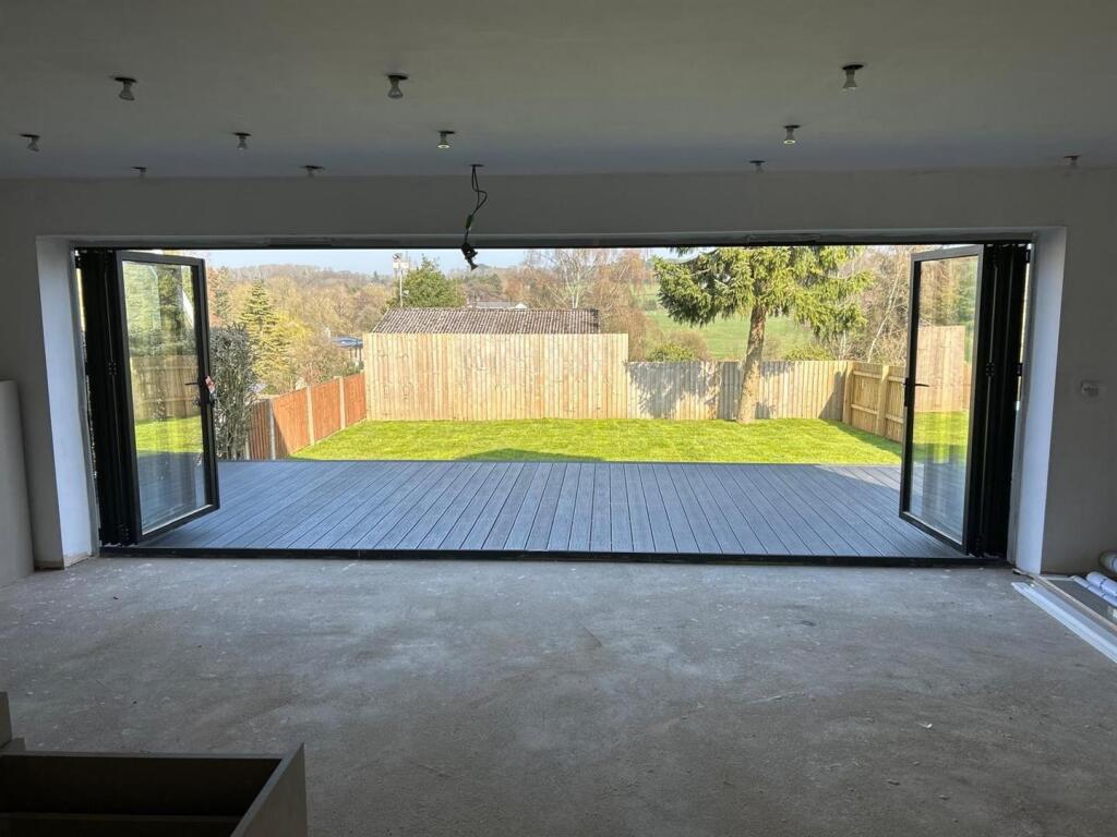 Living Kitchen/Dining Room