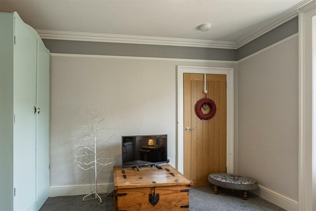 52 Tower Street Selkirk  (15).JPG