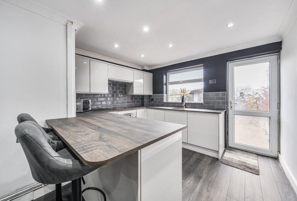 1347978-13-68b560...