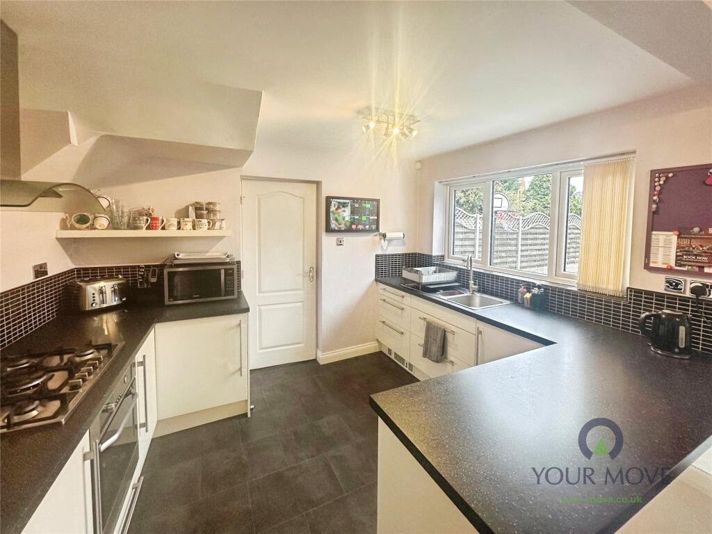 Kitchen/Diniing Room