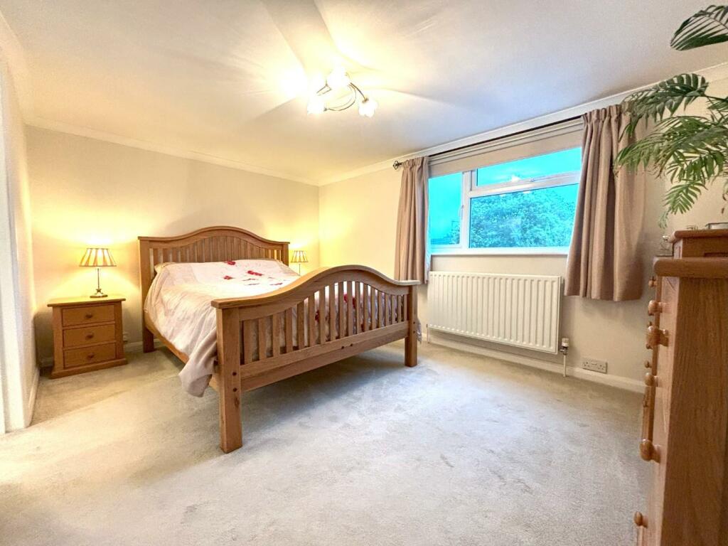 Bed 1.jpg
