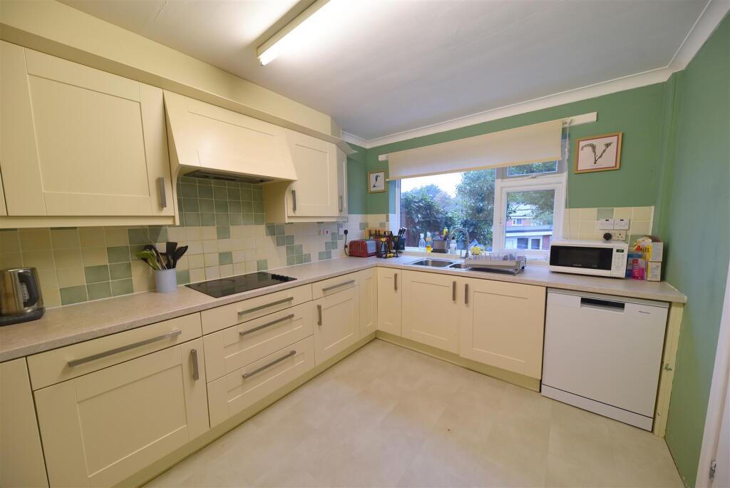 kitchen2.JPG