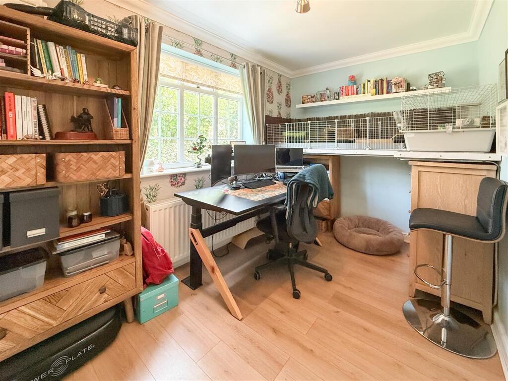 HOME OFFICE/GROUND FLOOR BEDROOM