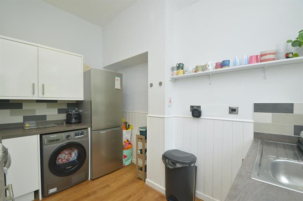 resizedKitchen1.jpg