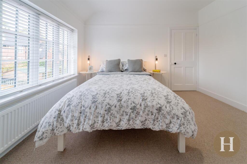 Hadleigh Estate Agents-34.jpg