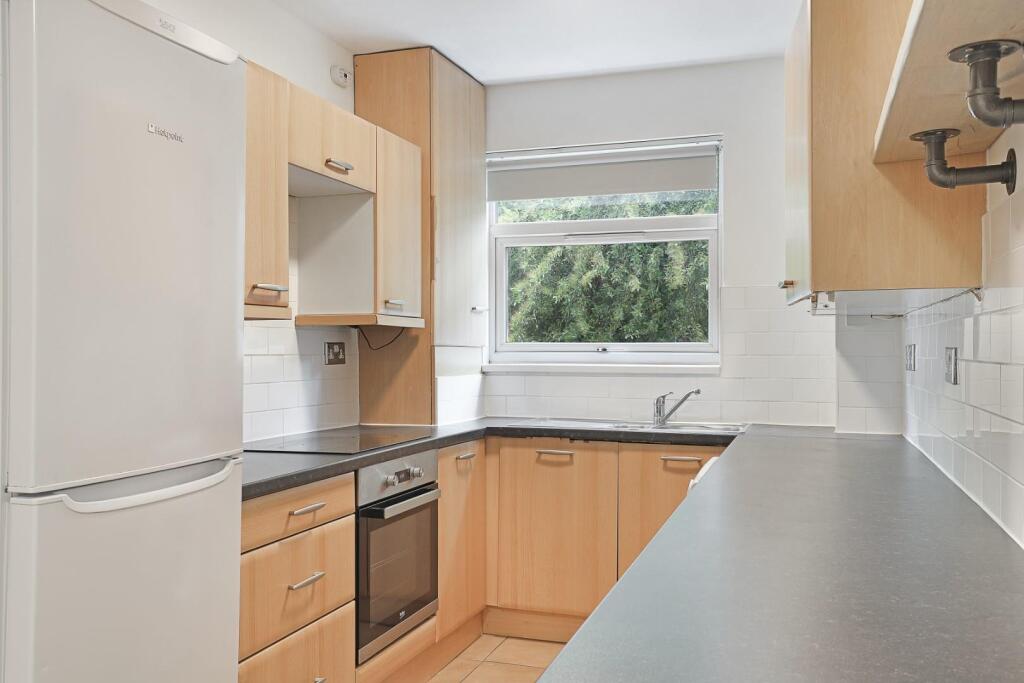15 Makinen House -Kitchen 1.jpg