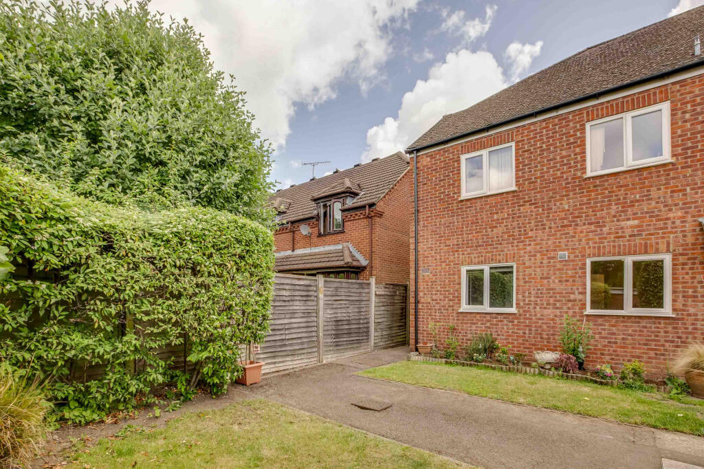 26 Primrose Lea, SL7 2QL (LOW RES)-8