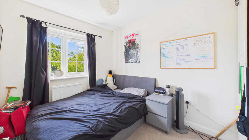 CAM04968G0-PR0056-STILL023