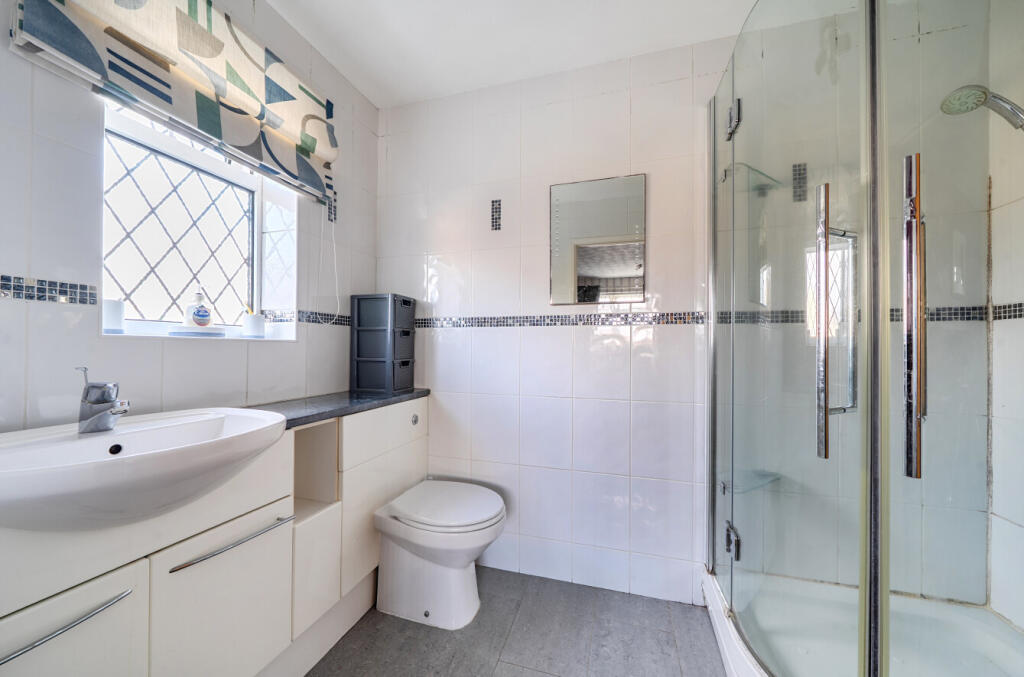 1394681-23-695d32...