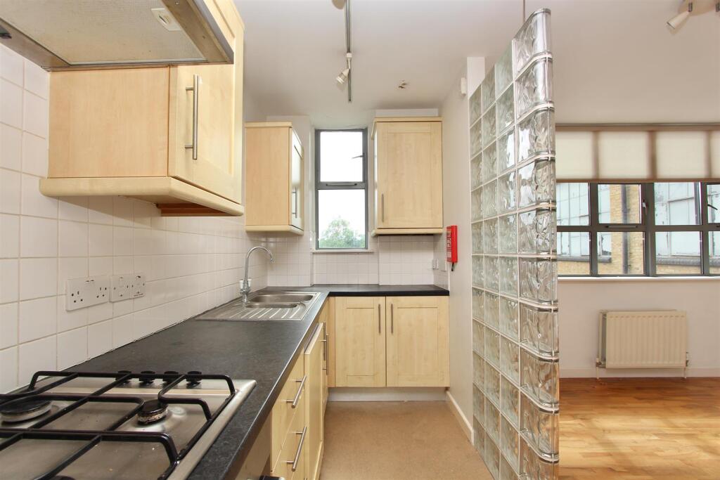 Somerford Grove, N16