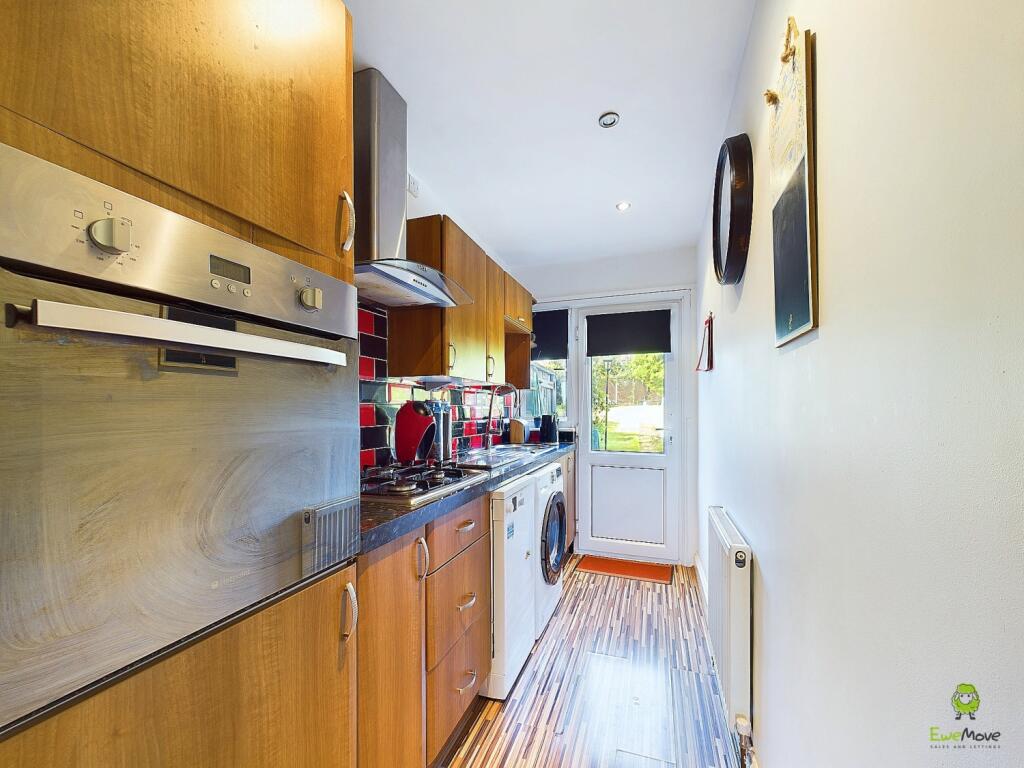 CAM04155G0-PR0015-STILL007