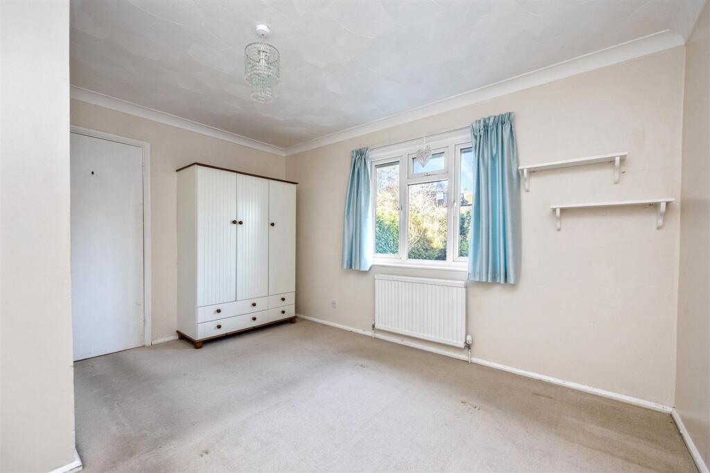 Chichester Close 21 BED 3.jpeg