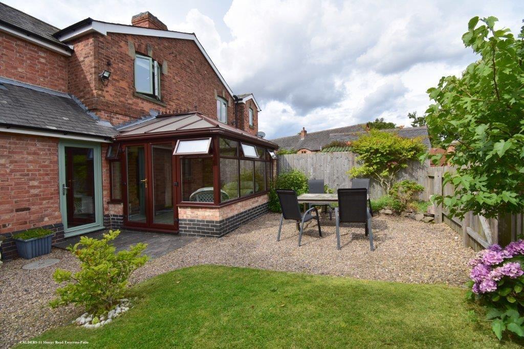 11 Sheepy Road Twycross Rear showing patio.JPG