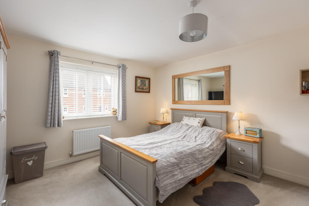 Headland Rise 16 Bedroom 1-1