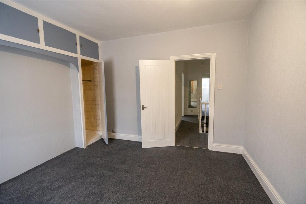 Bedroom 1 (2)