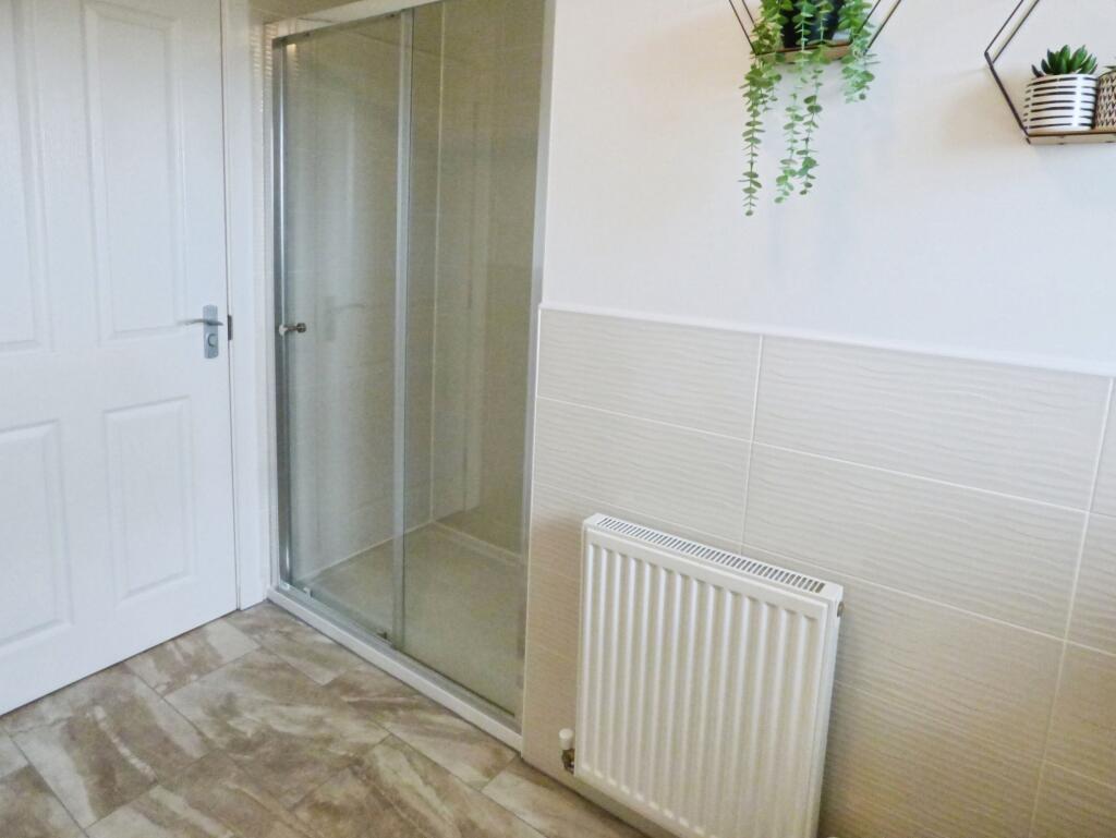 Bath/Shower Room