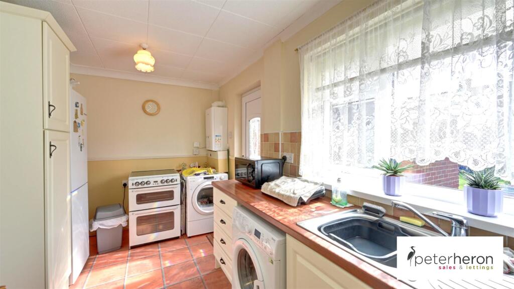 Breakfasting Kitchen