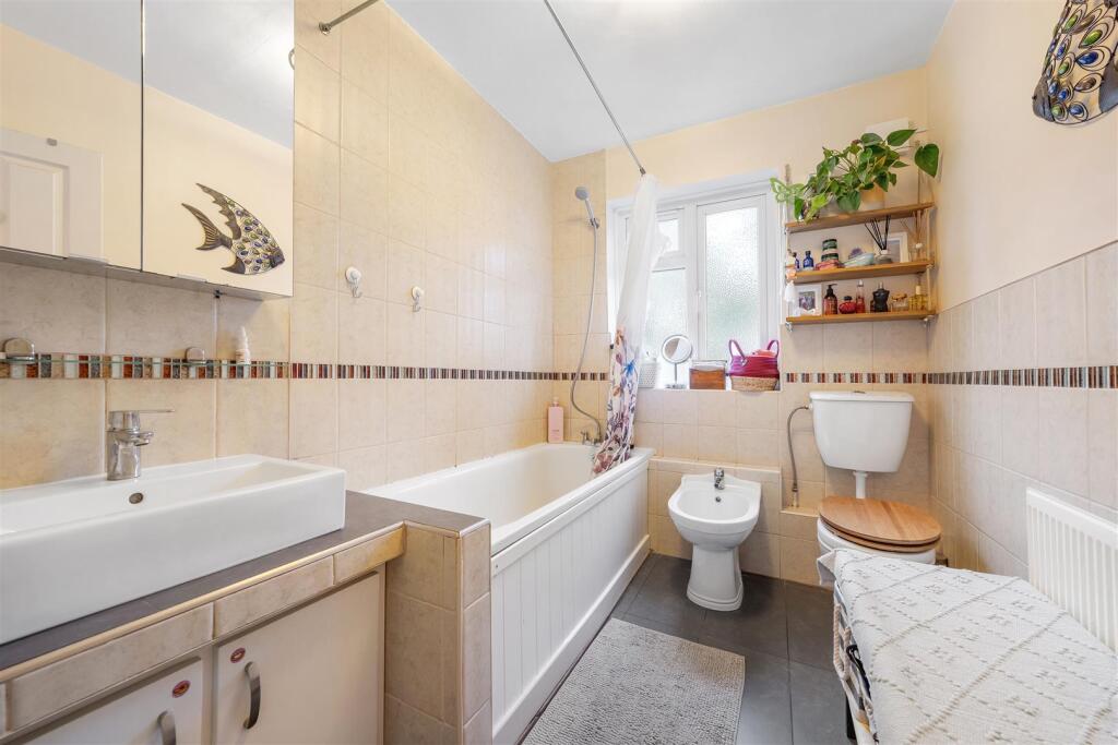 Queen Adelaide Road-6.JPG