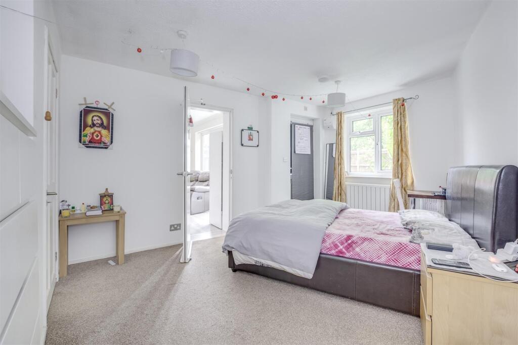 Principal Bedroom/Reception Room