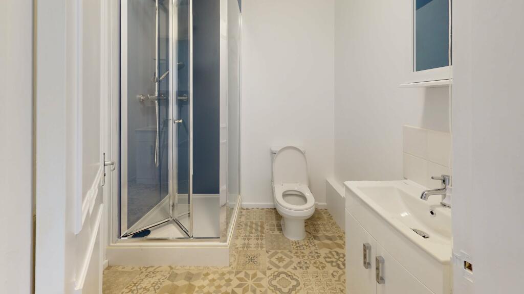 43-Lenton-Blvd-Bathr