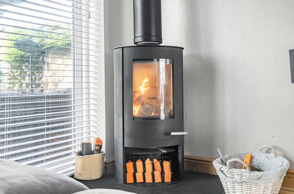 Feature Log Burner