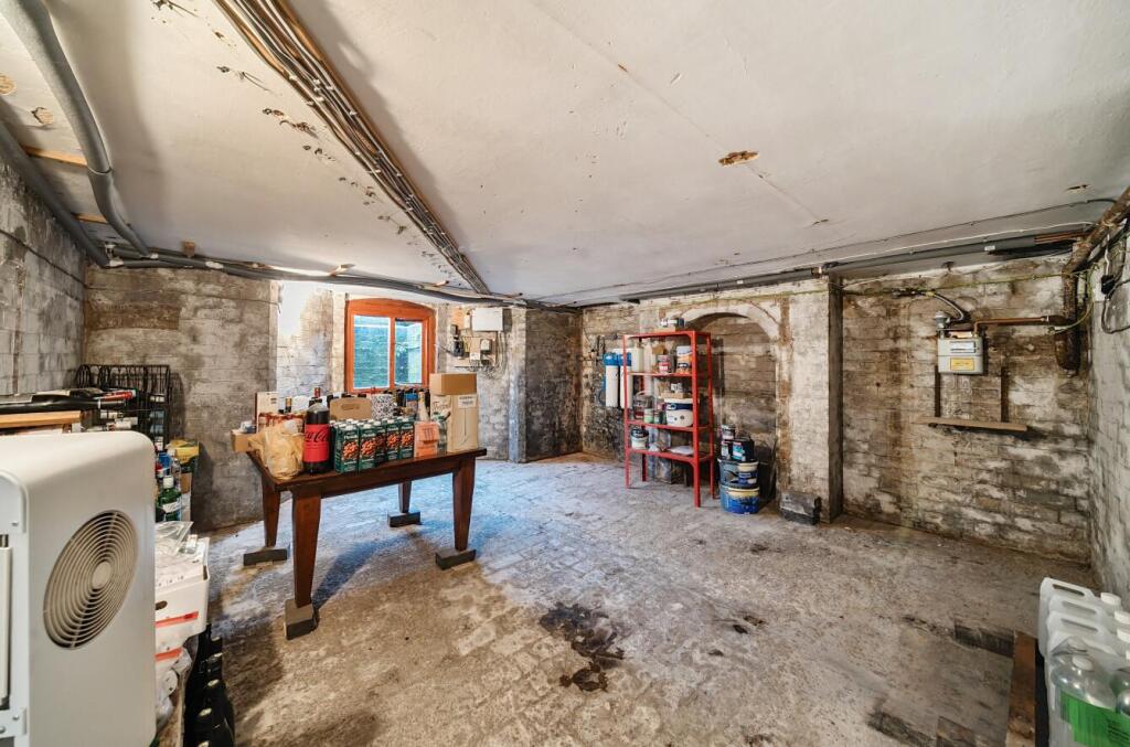 52 Hillmorton Road, Rugby