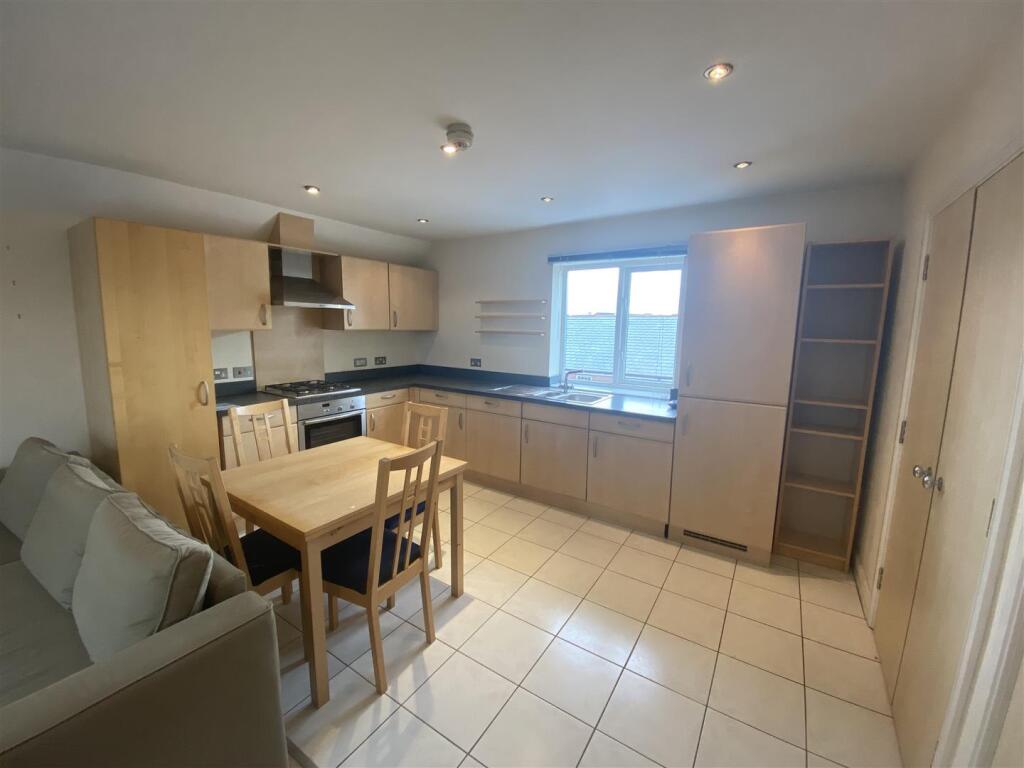 OPEN PLAN LIVING DINING KITCHEN